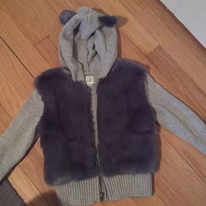 Gap 2T sweater with fur front